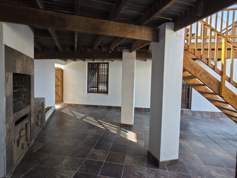 5 Bedroom Property for Sale in Wavecrest Eastern Cape